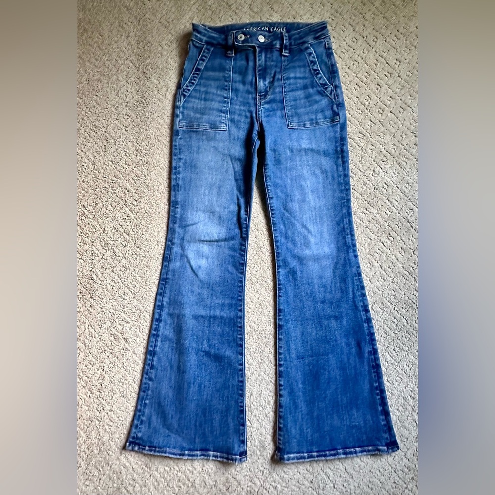 American Eagle Super Hi-Rise Flare Jeans, Size 4 short